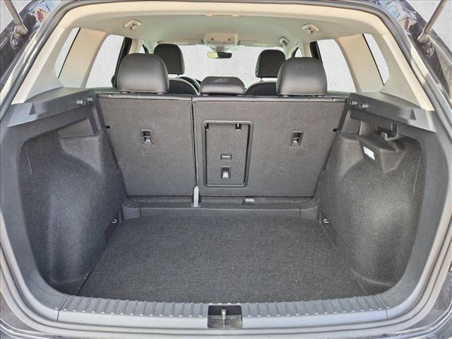 Used 2025 Volkswagen Taos SE FWD image 6