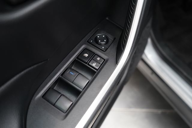 Used 2022 Toyota RAV4 LE image 11