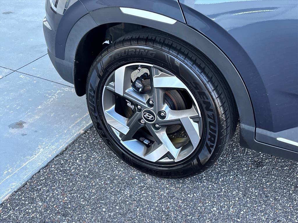 Used 2022 Hyundai Venue Limited FWD image 27