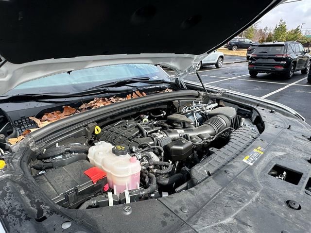 Used 2025 Jeep Grand Cherokee L Limited image 12