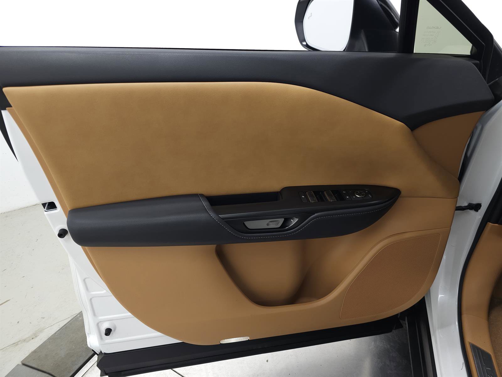 Certified 2024 Lexus RZ 300e Premium w/ Accessory Package (2T) FWD image 15