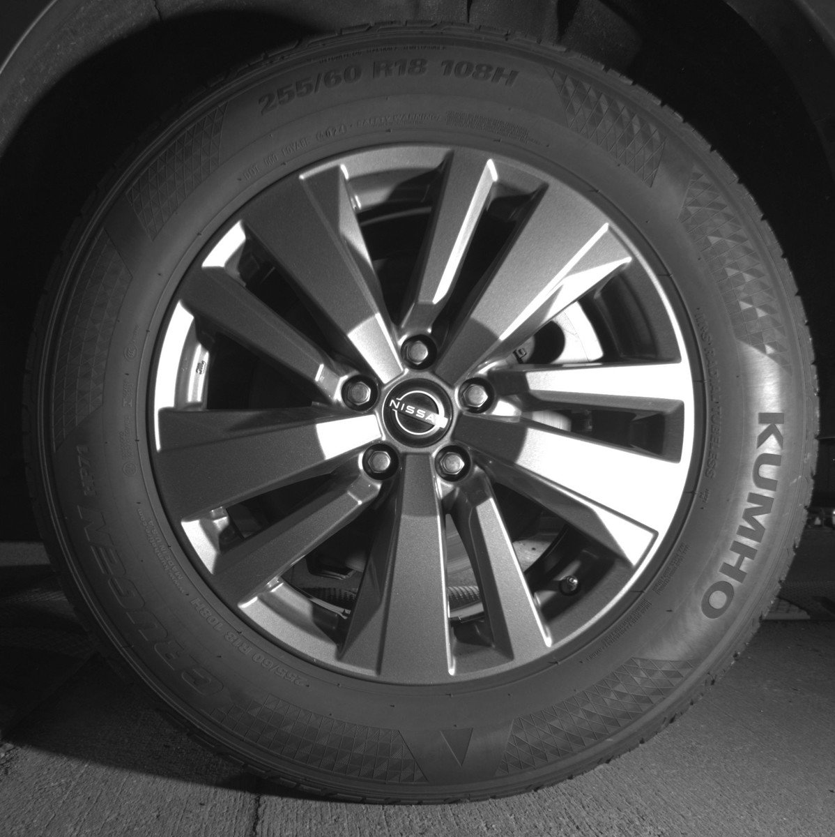 Used 2025 Nissan Pathfinder SV image 14