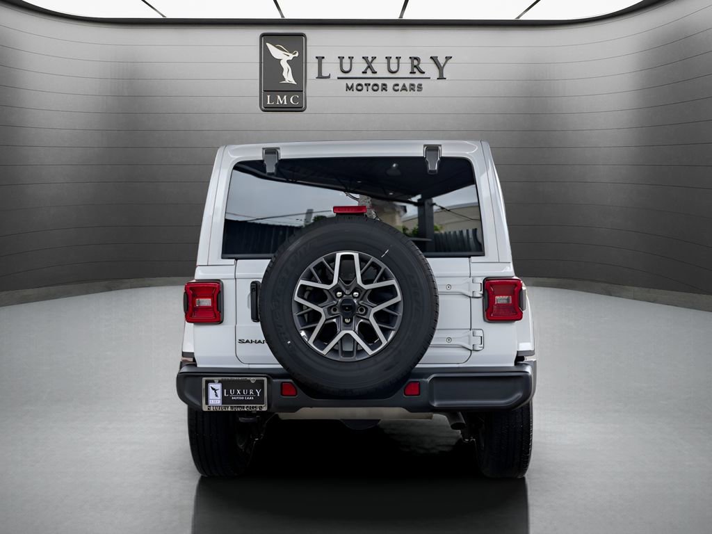 Used 2025 Jeep Wrangler Unlimited Sahara AWD/4WD image 7
