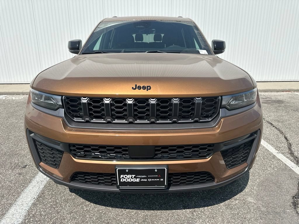 New 2026 Jeep Grand Cherokee L Limited w/ Limited Altitude Package AWD/4WD image 9
