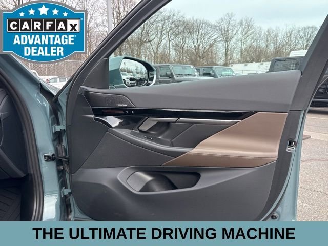 Used 2025 BMW 530i xDrive w/ Premium Package AWD/4WD image 39