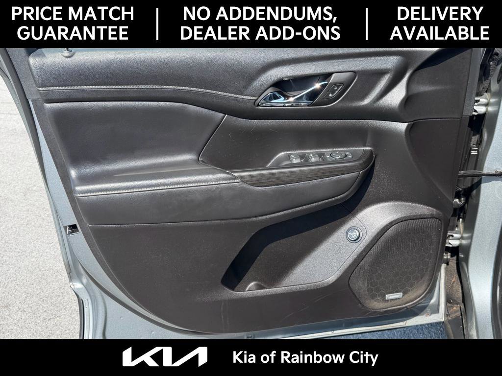 Used 2023 GMC Acadia SLT image 14