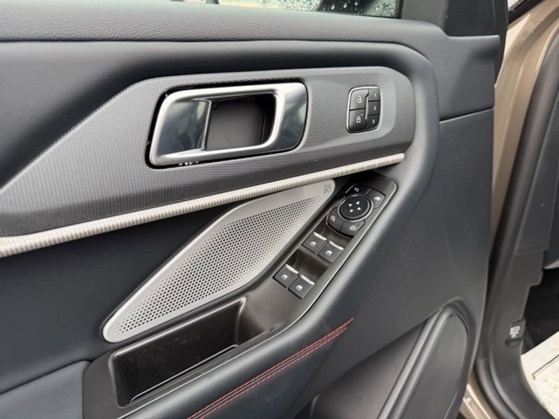 New 2026 Ford Explorer ST w/ Sun And Sound Package image 17