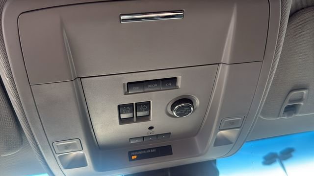 Used 2017 Chevrolet Suburban Premier image 23