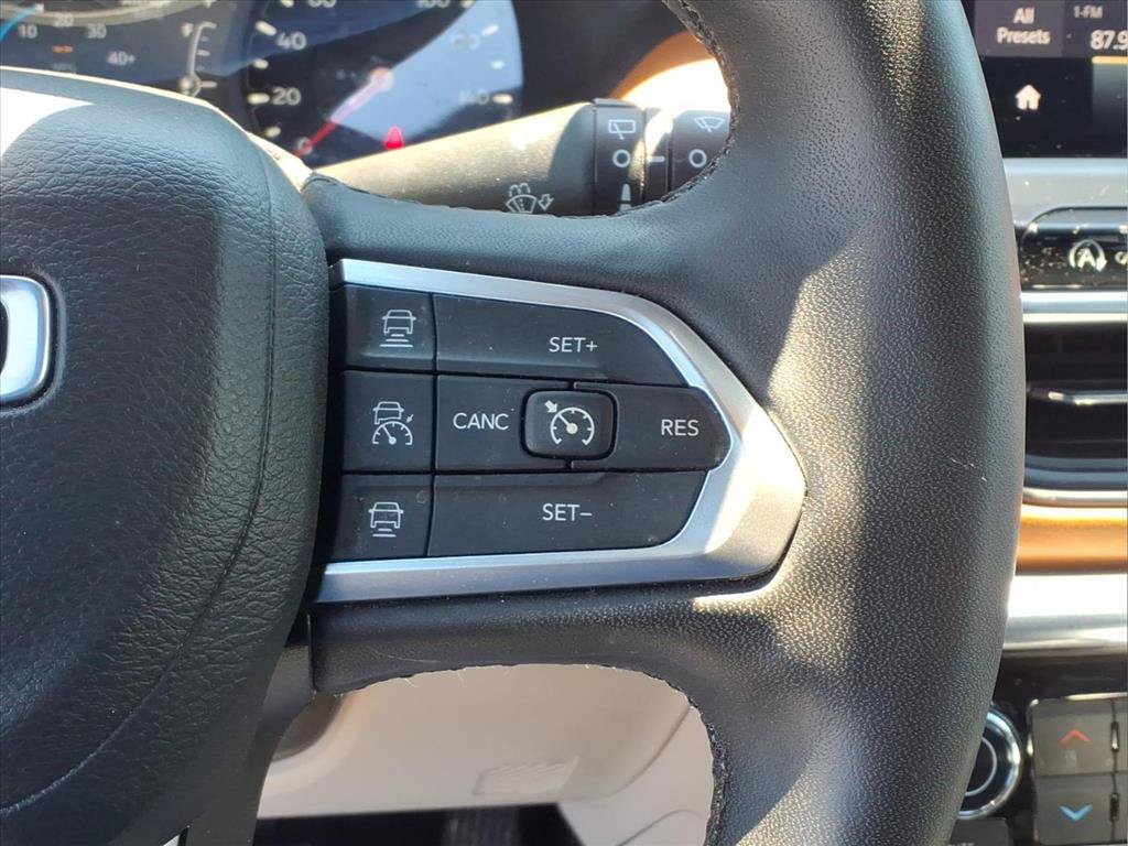 Used 2023 Jeep Compass Limited AWD/4WD image 12