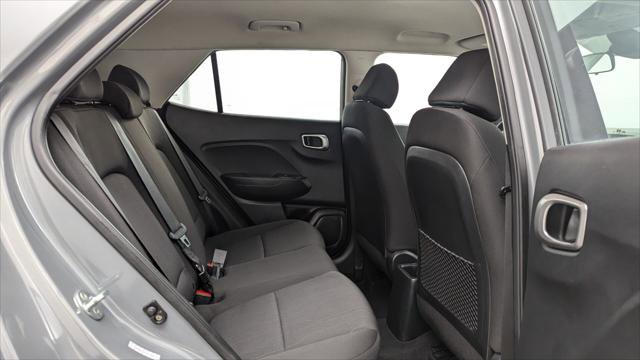 Used 2021 Hyundai Venue SE w/ Cargo Package image 18