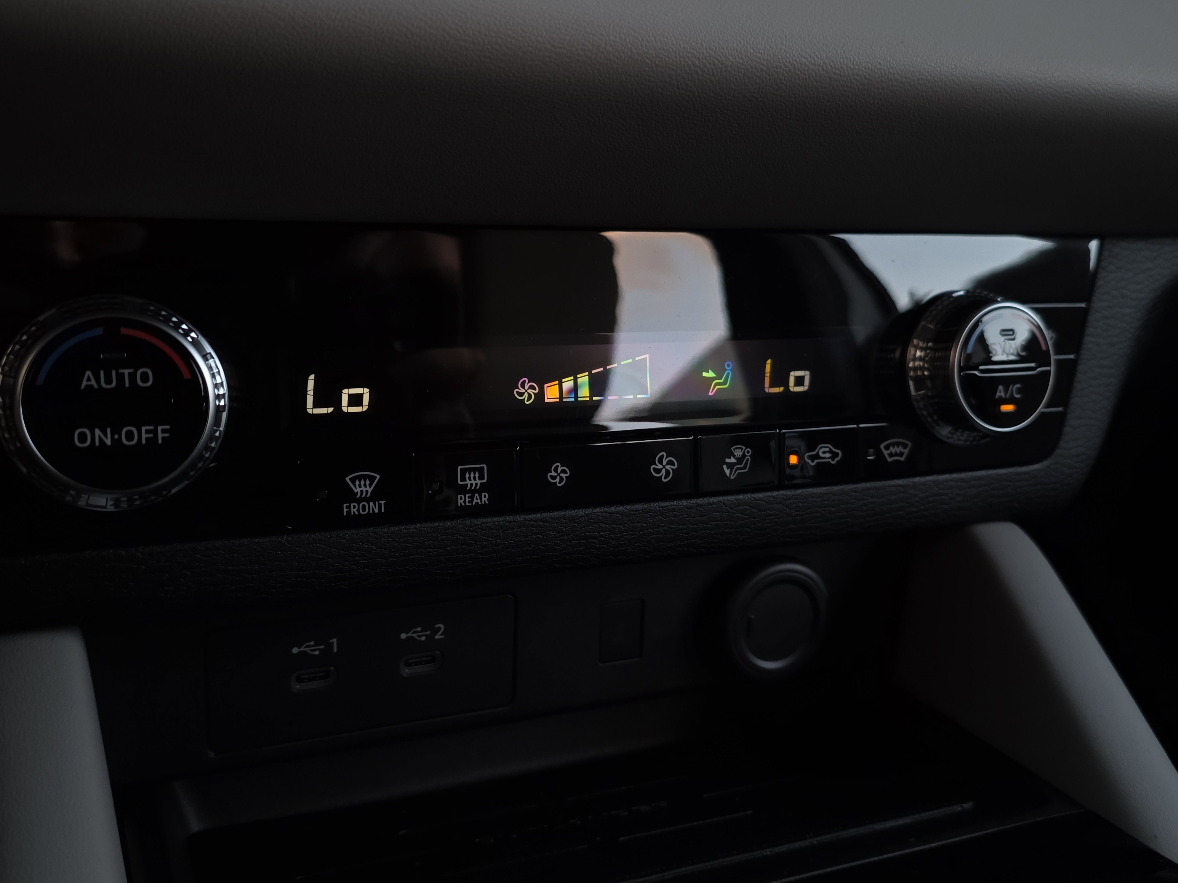 New 2025 Mitsubishi Outlander SE image 15