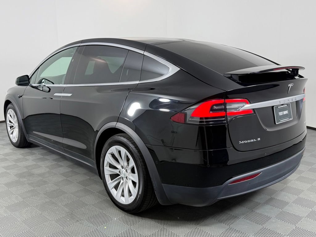 Used 2018 Tesla Model X 75D AWD/4WD image 3