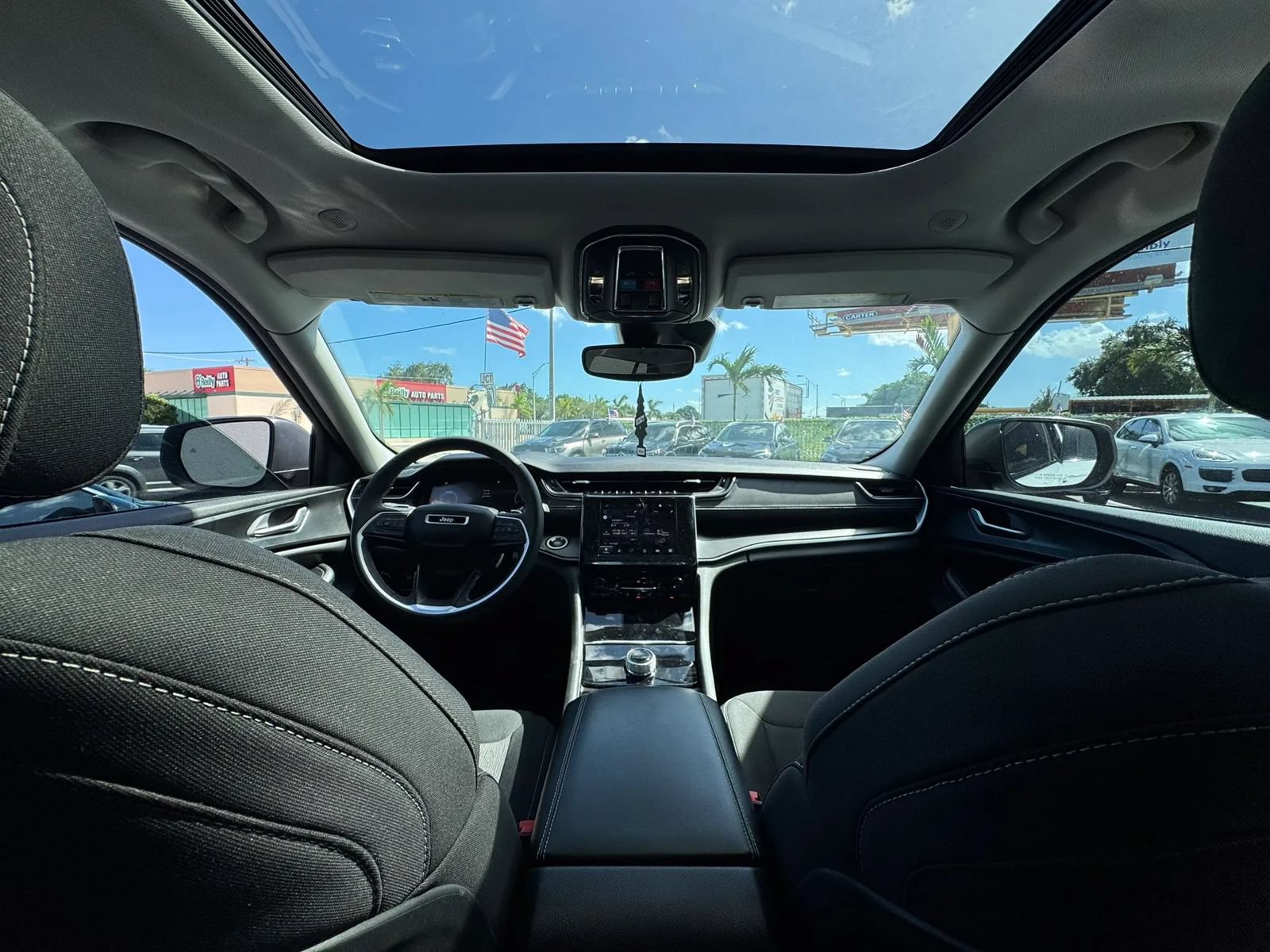 Used 2023 Jeep Grand Cherokee Laredo X RWD image 23