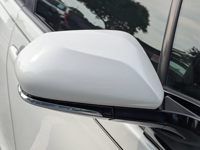 Used 2017 Toyota Prius Three FWD image 12