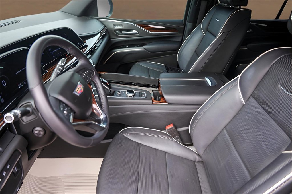Used 2023 Cadillac Escalade Premium Luxury image 9