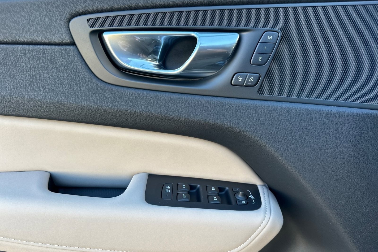 New 2026 Volvo XC60 T8 Plus w/ Climate Package image 14