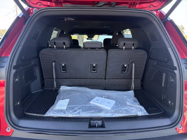 New 2027 Chevrolet Traverse LT w/ Midnight/Sport Edition FWD image 12