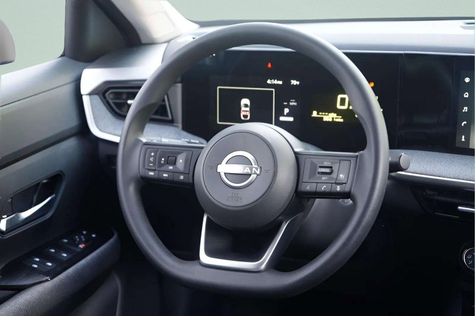 Used 2025 Nissan Kicks SV image 32