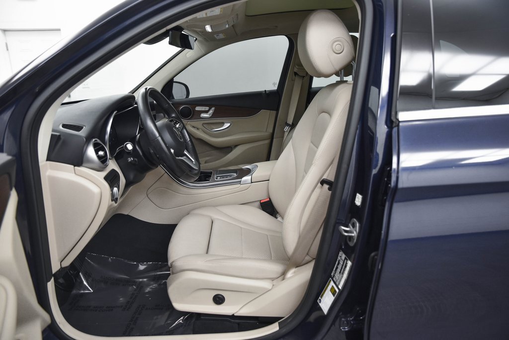 Used 2022 Mercedes-Benz GLC 300 4MATIC image 11