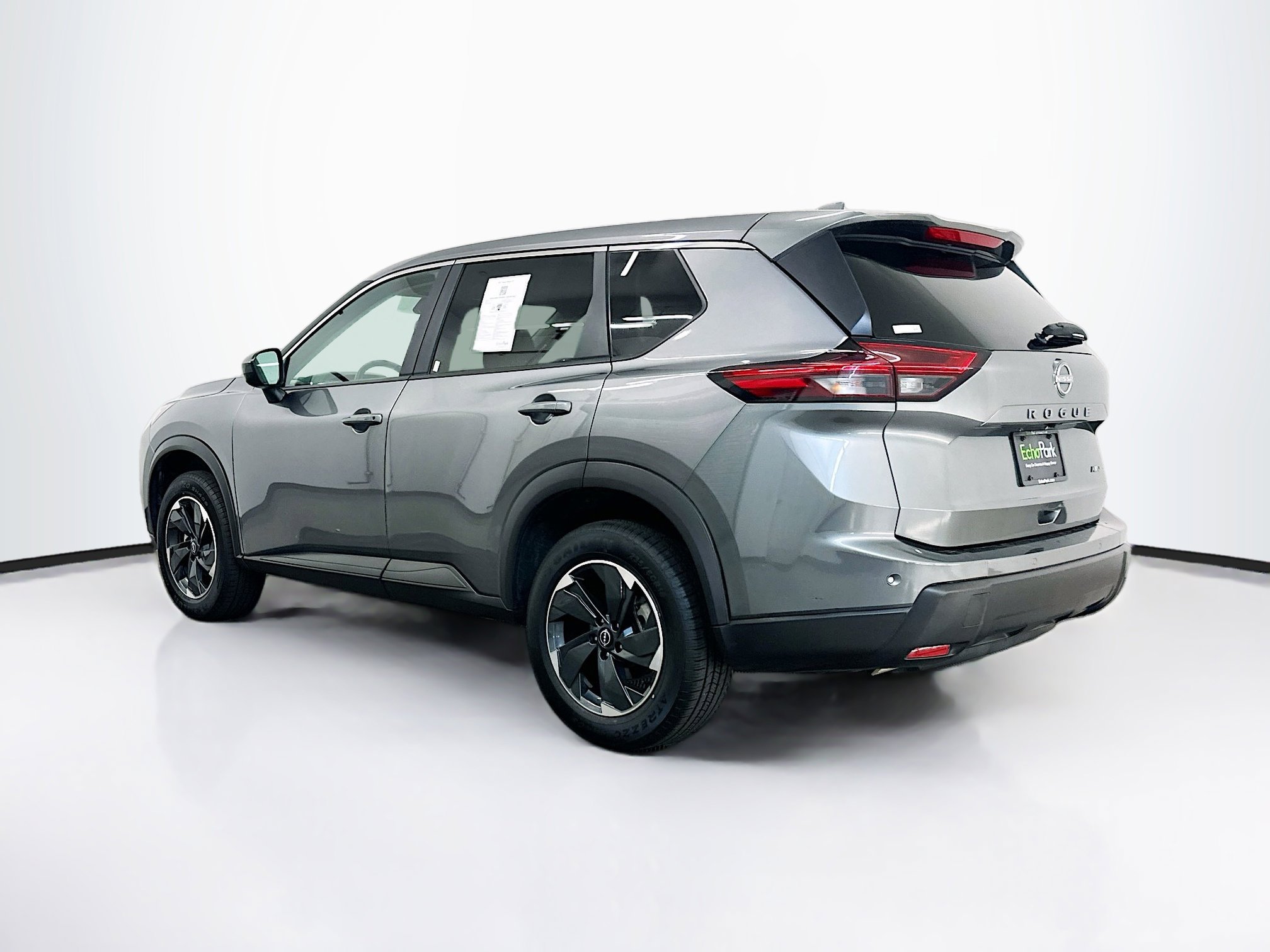 Used 2025 Nissan Rogue SV image 5