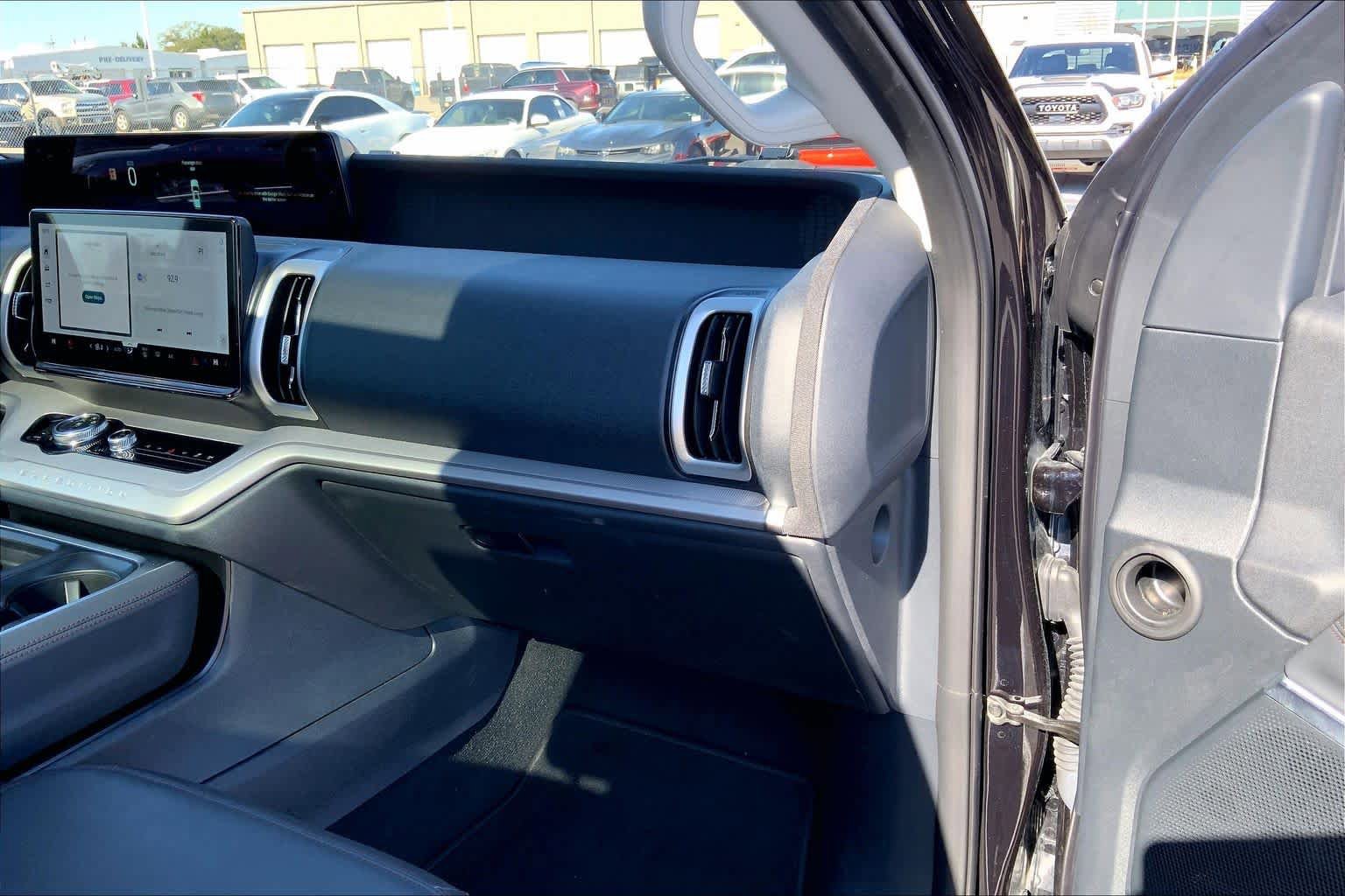 Certified 2025 Ford Expedition Active RWD image 20