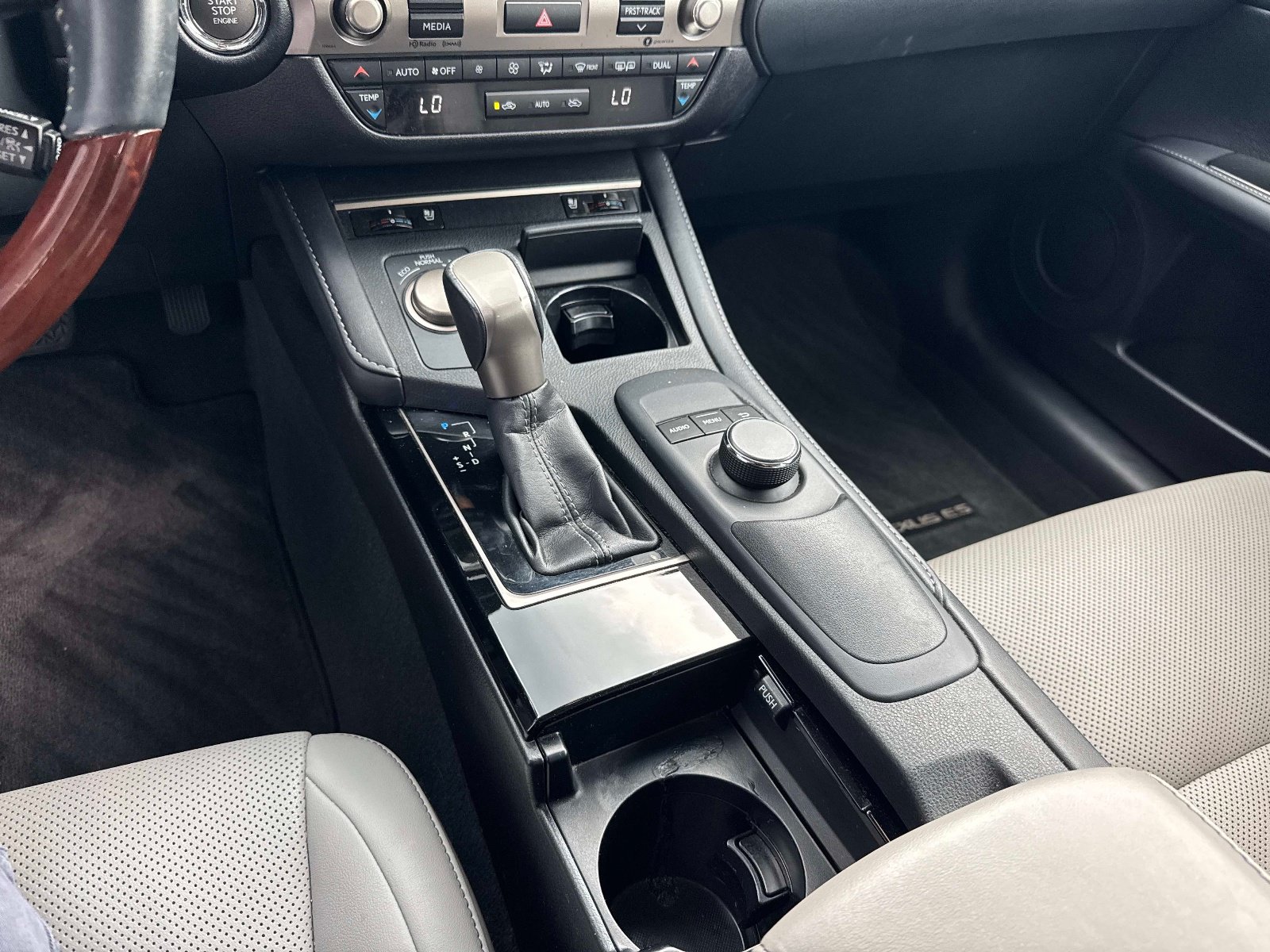 Used 2017 Lexus ES 350 w/ Premium Package FWD image 25