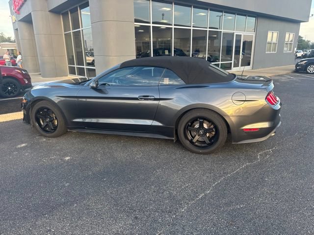 Used 2018 Ford Mustang Premium RWD image 13