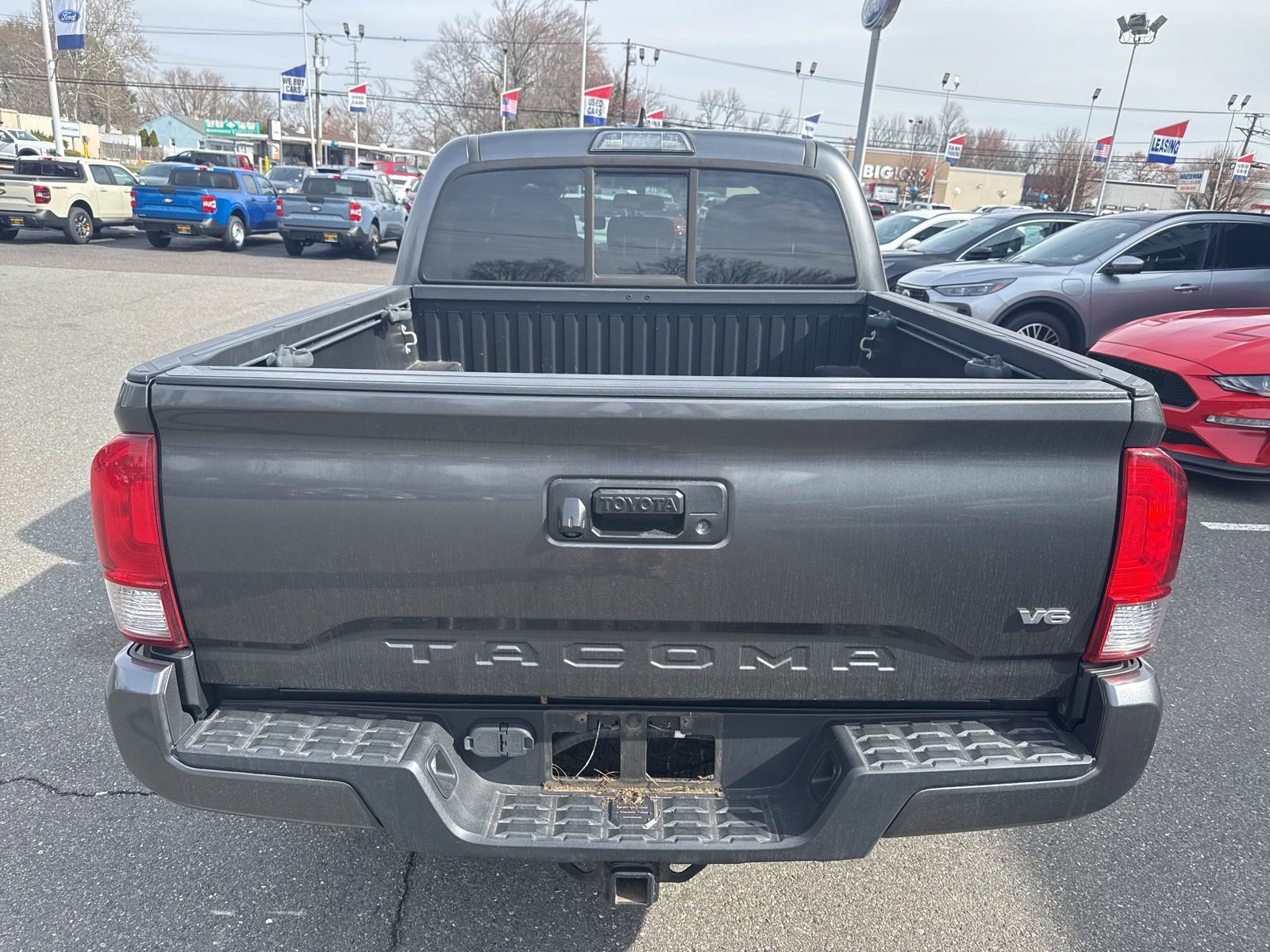 Used 2016 Toyota Tacoma TRD Sport w/ Towing Package image 6