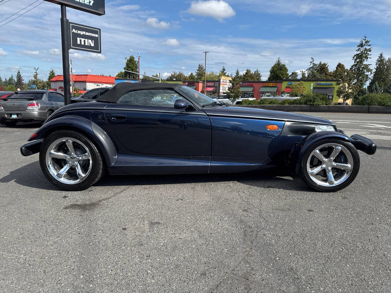 Used 2001 Chrysler Prowler image 8