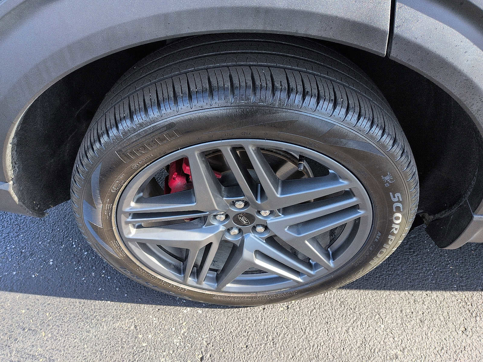 Used 2025 Ford Explorer ST image 9