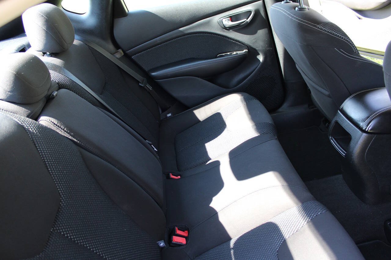 Used 2015 Dodge Dart SXT FWD image 35
