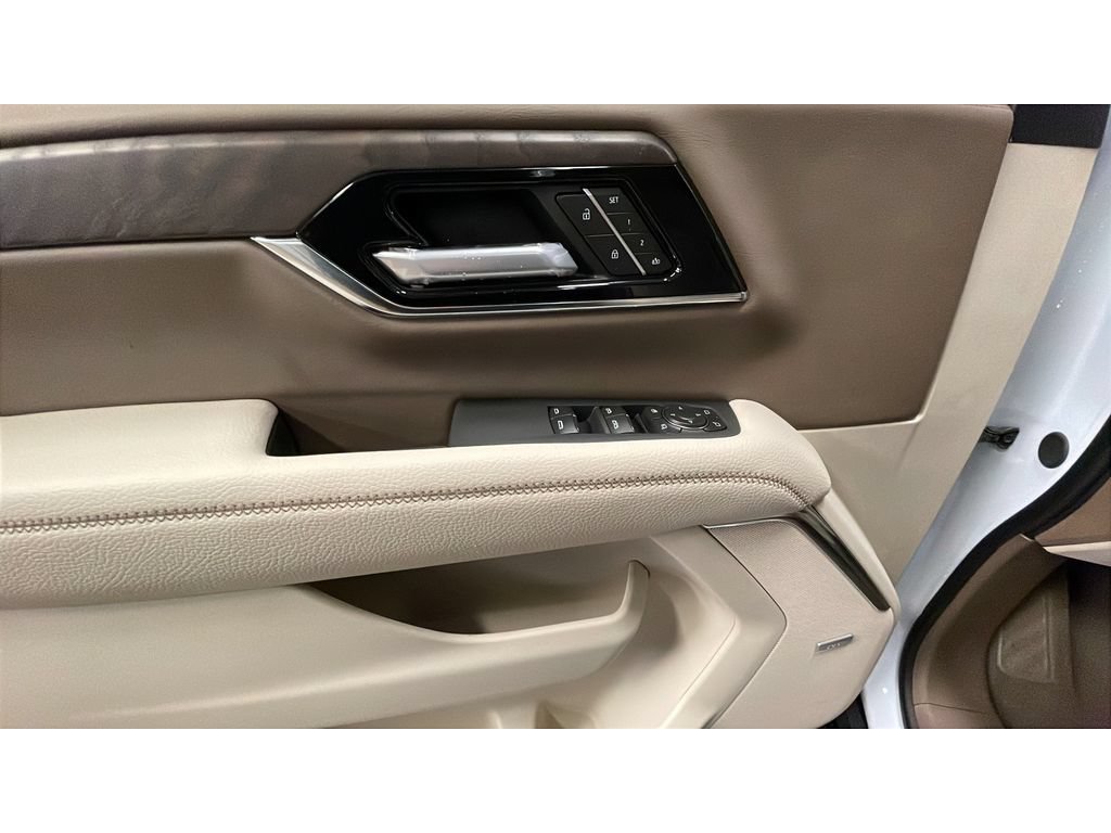 New 2026 GMC Yukon XL Denali w/ Sun & Power Step Package AWD/4WD image 9