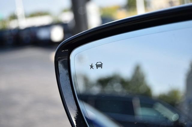 Used 2024 Buick Enclave Premium image 11