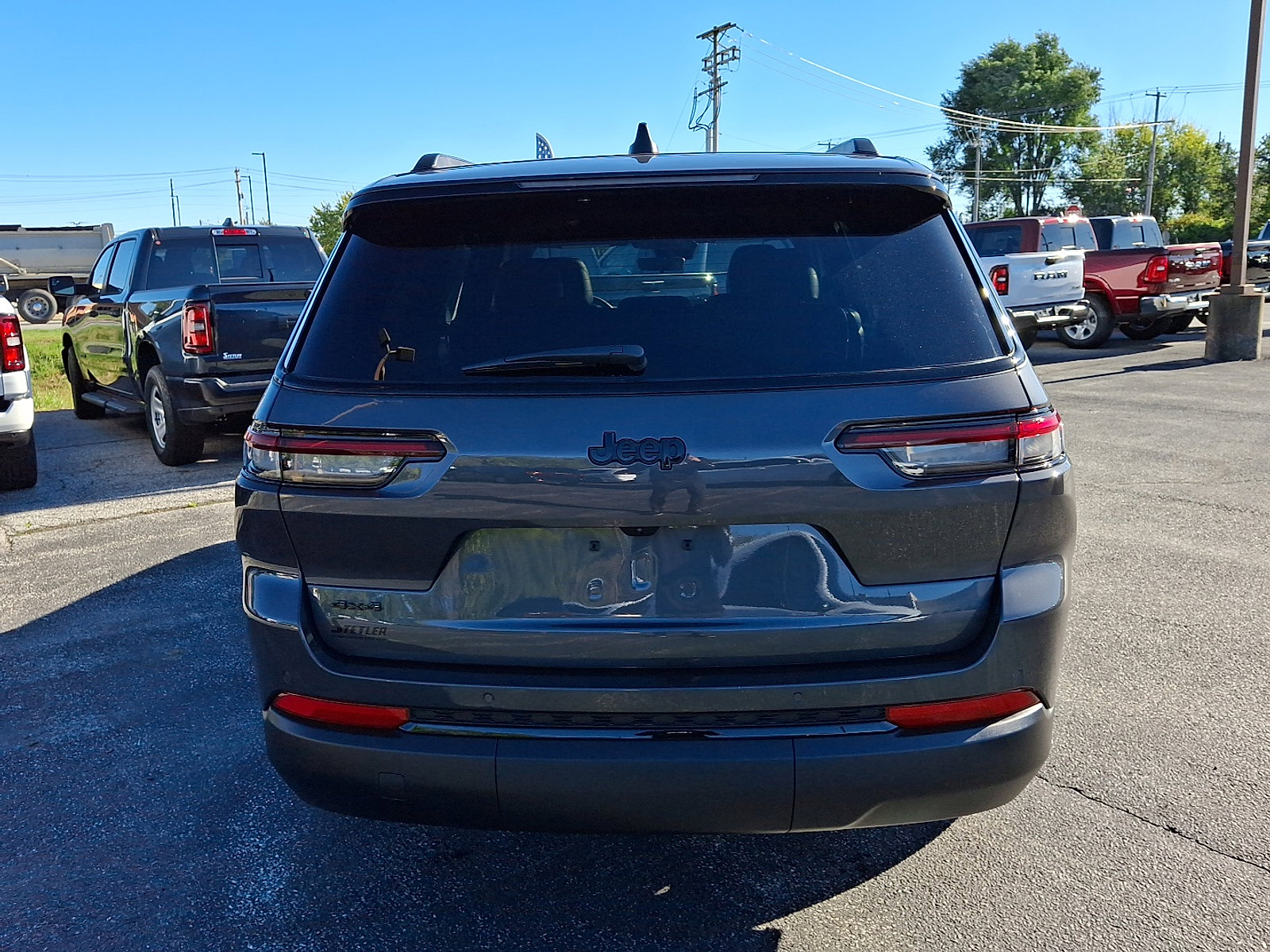 Used 2025 Jeep Grand Cherokee L Altitude image 7