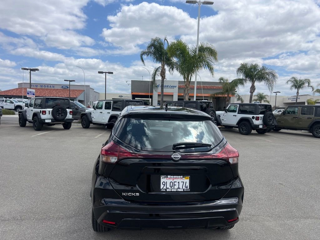 Used 2024 Nissan Kicks S FWD image 7