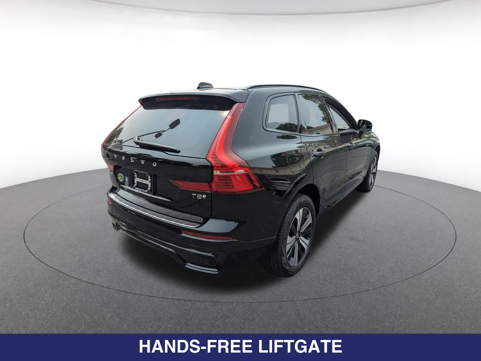 New 2025 Volvo XC60 T8 Core w/ Protection Package Premier AWD/4WD image 5