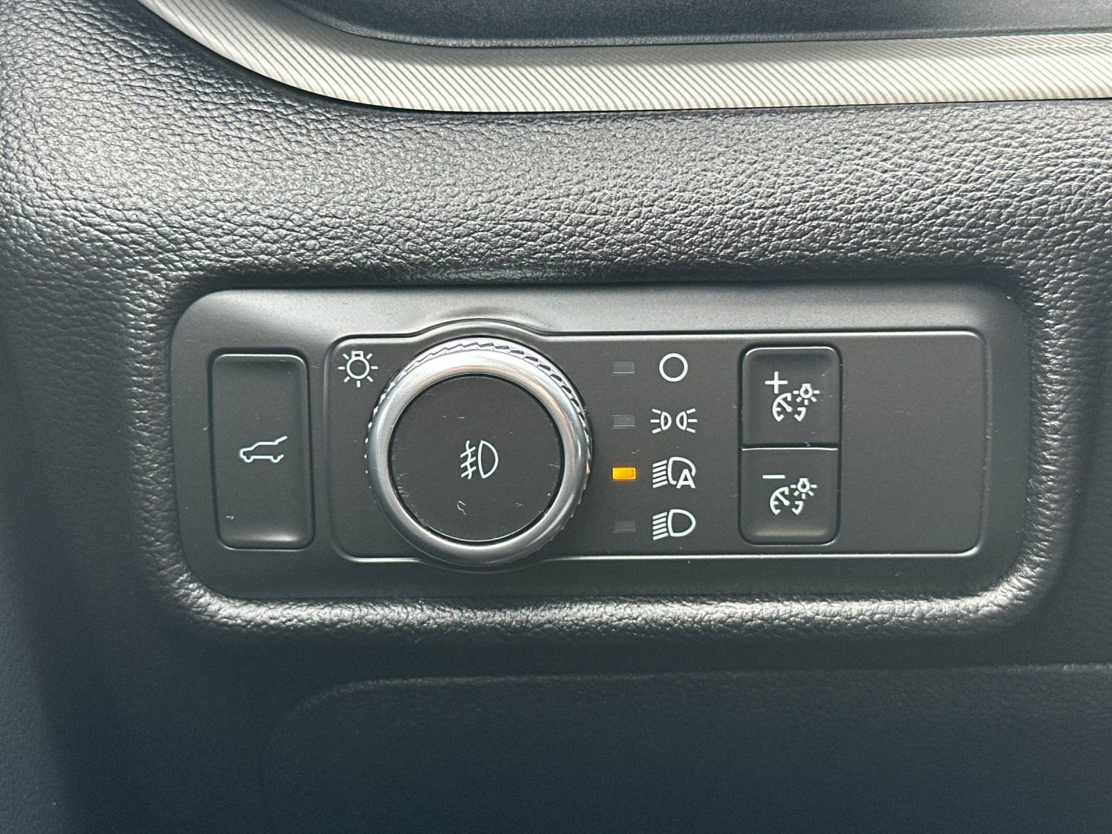 Used 2021 Ford Explorer XLT w/ Equipment Group 202A image 35