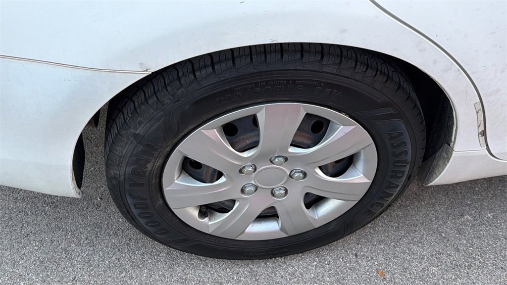 Used 2010 Toyota Camry SE image 9