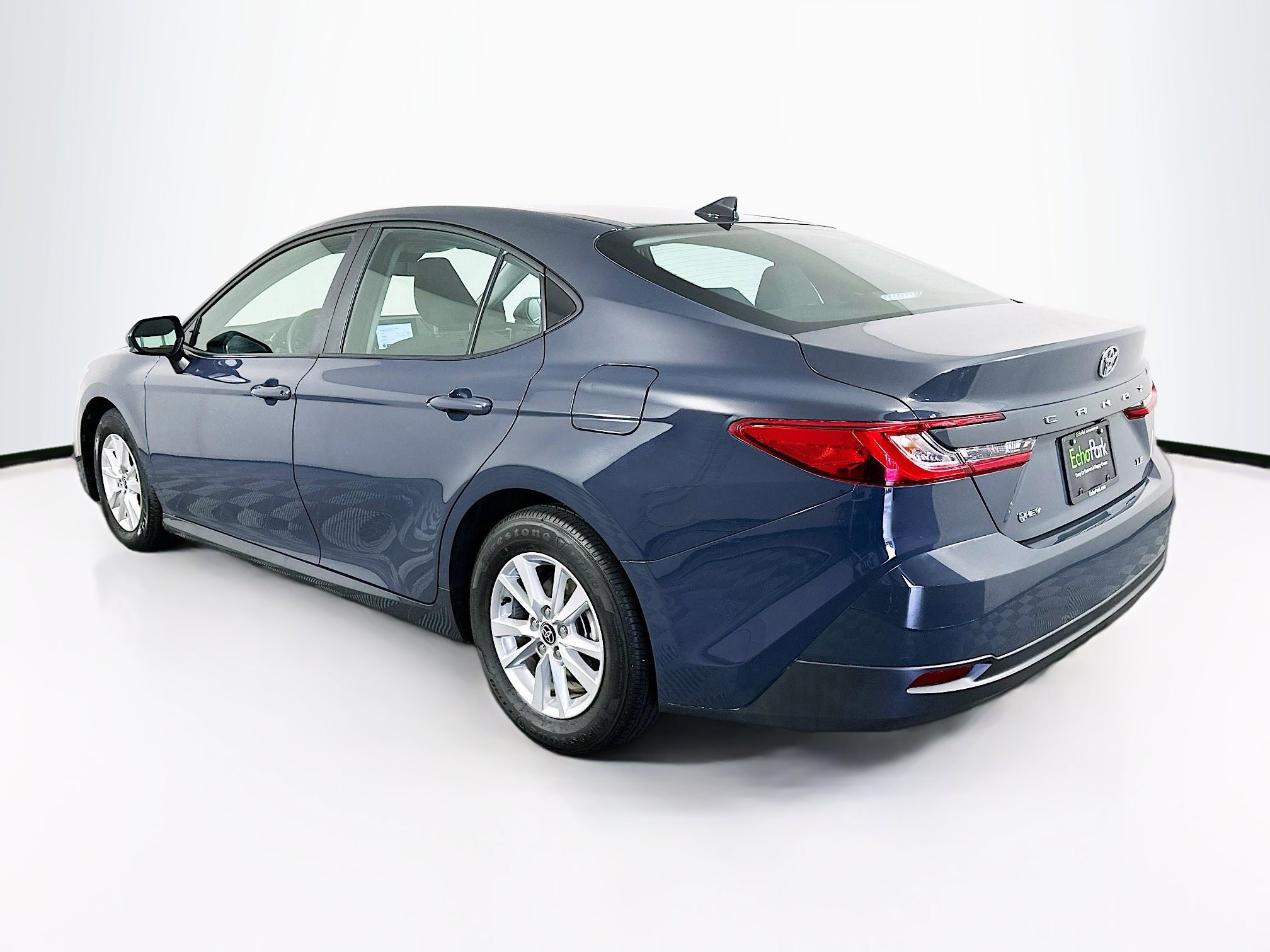 Used 2025 Toyota Camry LE image 5