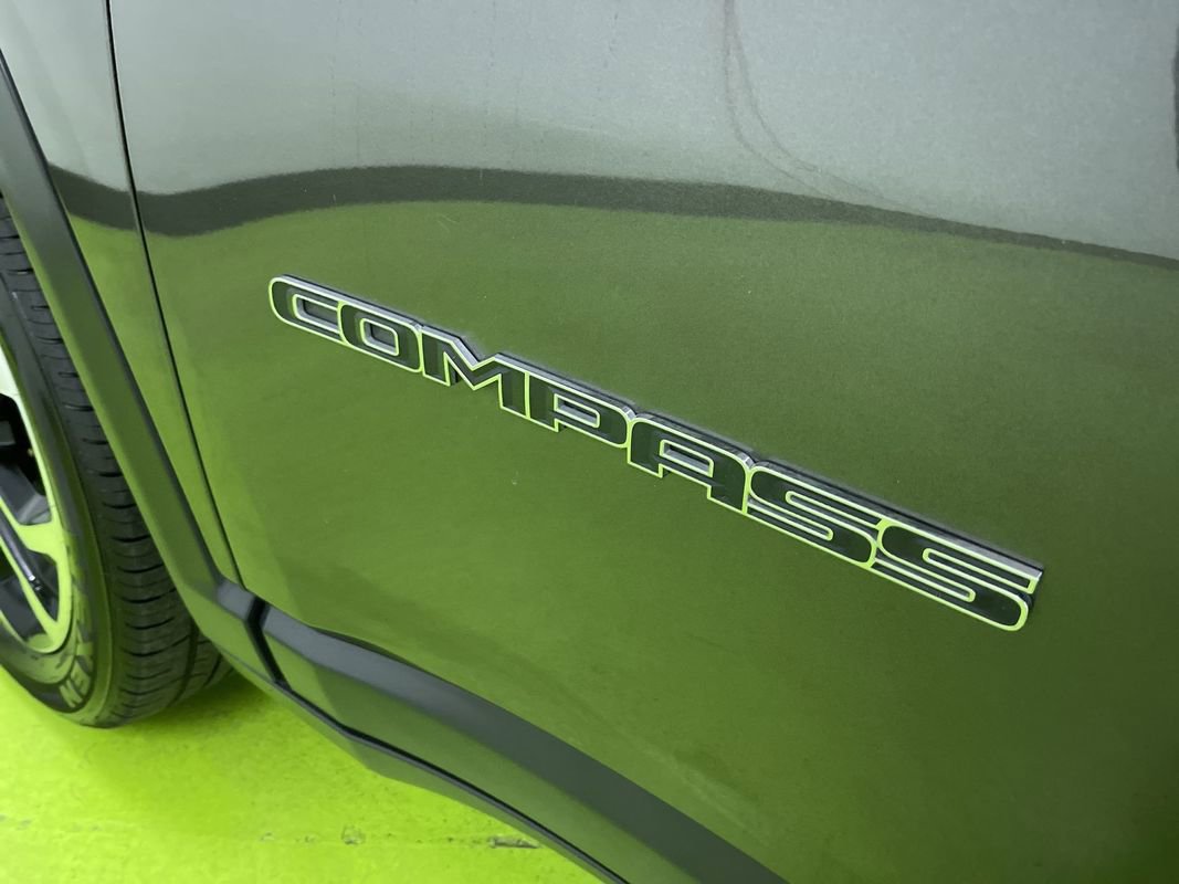 Used 2024 Jeep Compass Limited image 15