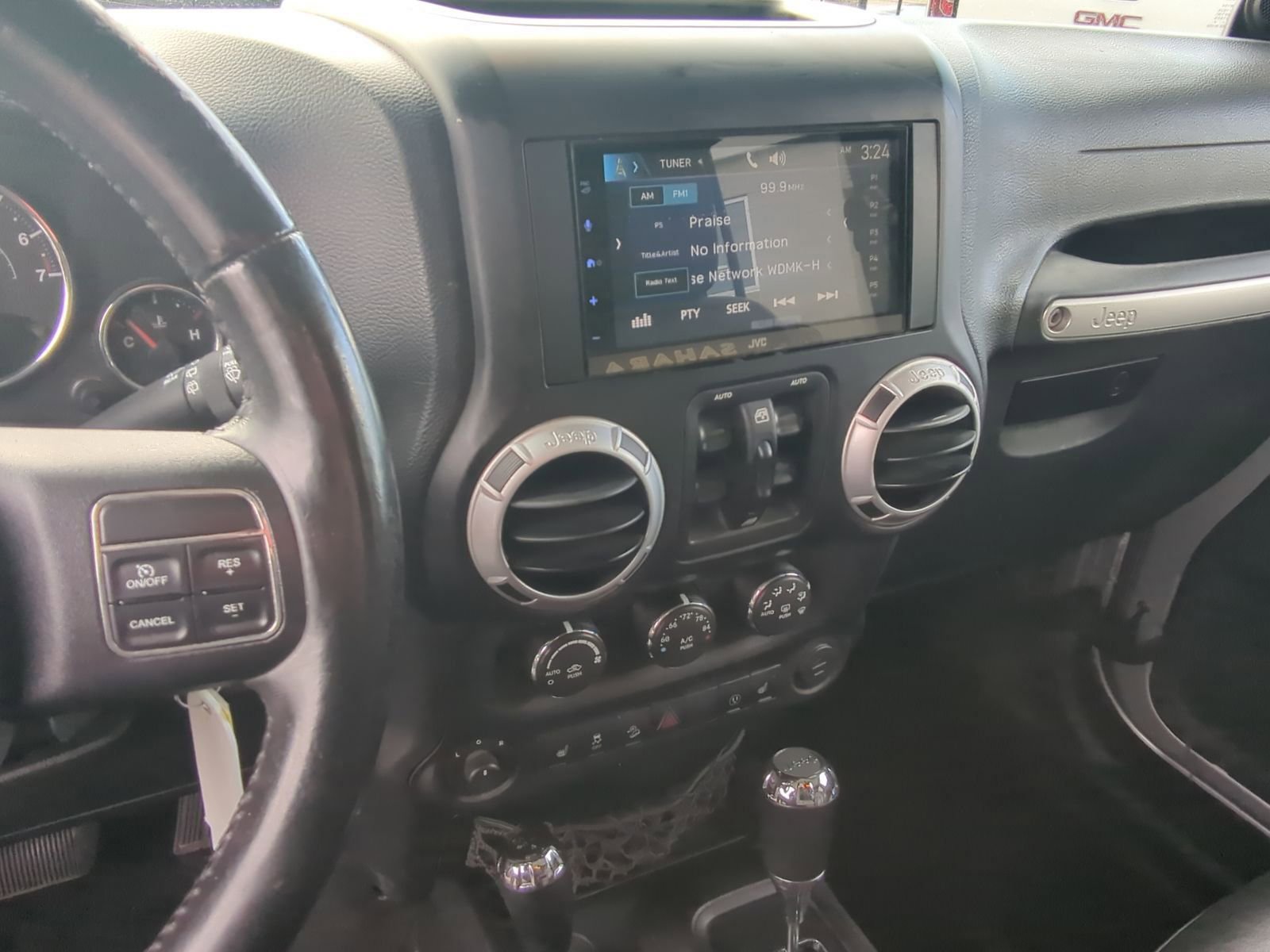 Used 2013 Jeep Wrangler Unlimited Sahara w/ Connectivity Group image 31