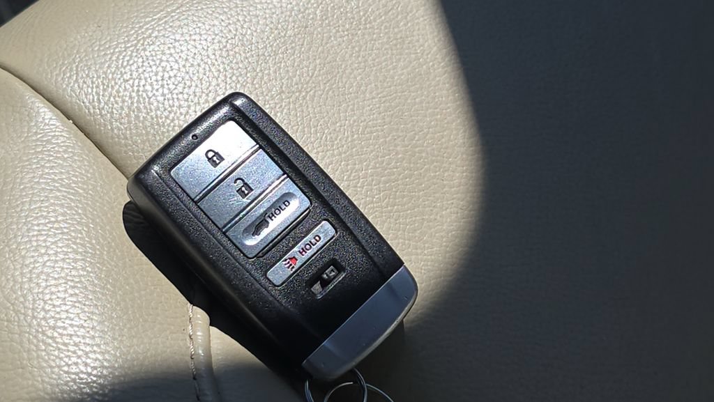 Used 2015 Acura MDX SH-AWD w/ Technology Package image 32
