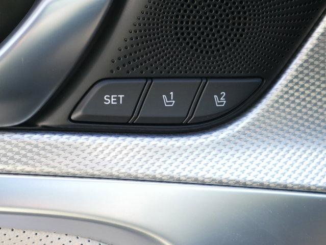 Used 2022 Genesis G70 3.3T image 25