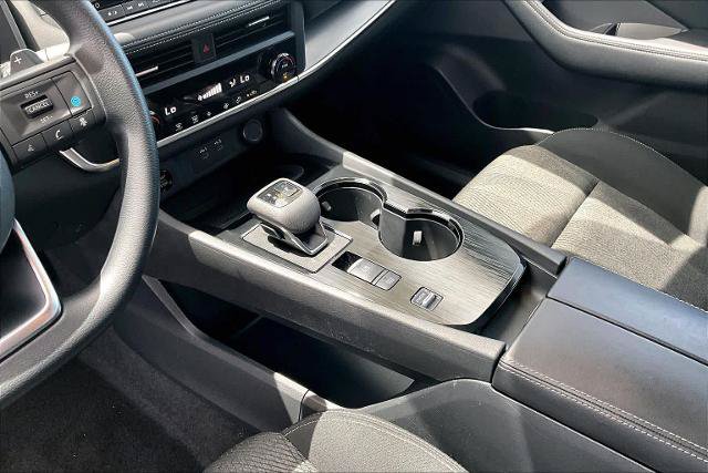 Certified 2024 Nissan Rogue SV FWD image 16
