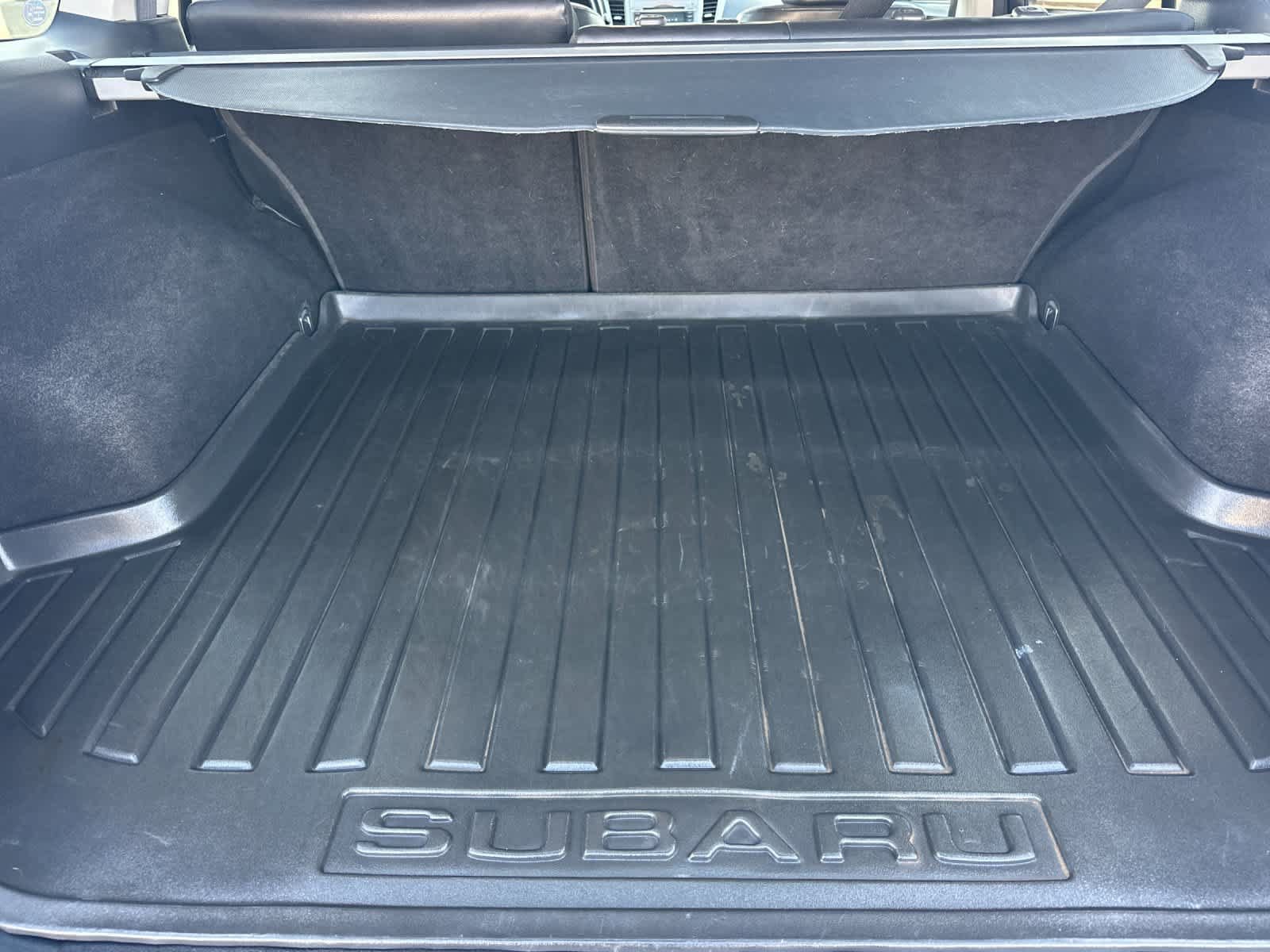Used 2011 Subaru Outback 2.5i Limited w/ PWR Moonroof Pkg AWD/4WD image 16