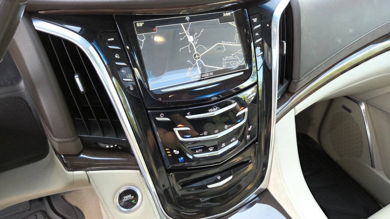 Used 2017 Cadillac Escalade Luxury AWD/4WD image 60