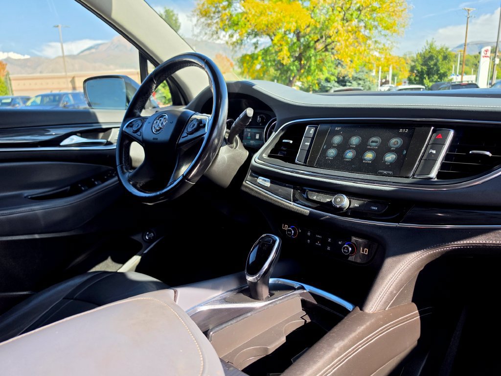 Used 2018 Buick Enclave Essence AWD/4WD image 16