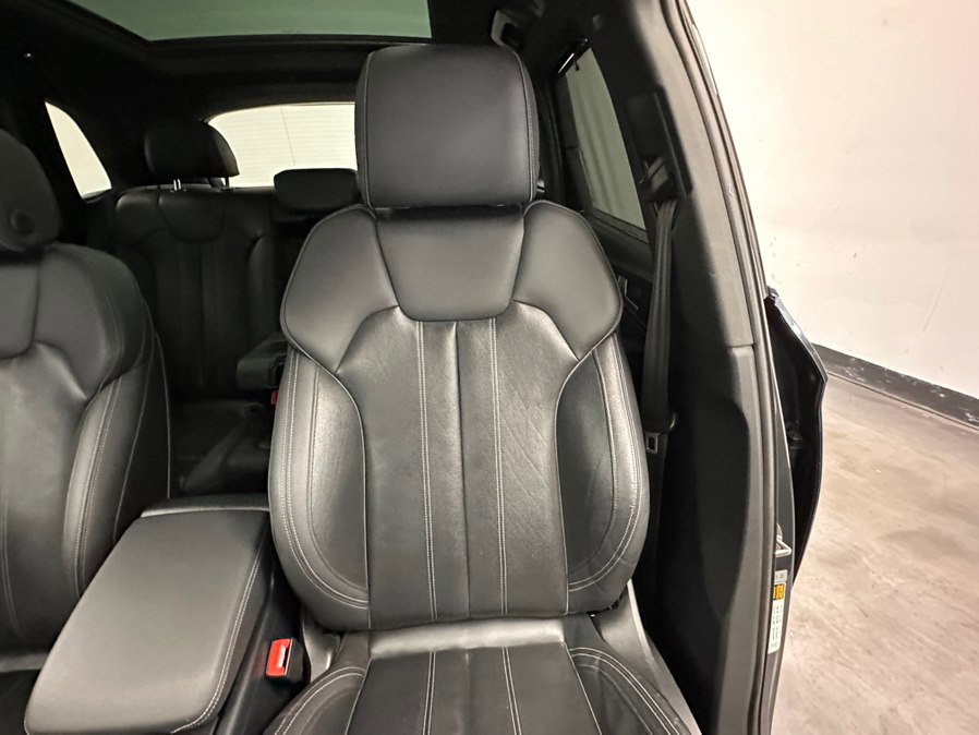 Used 2023 Audi SQ5 Prestige w/ Prestige Package AWD/4WD image 22