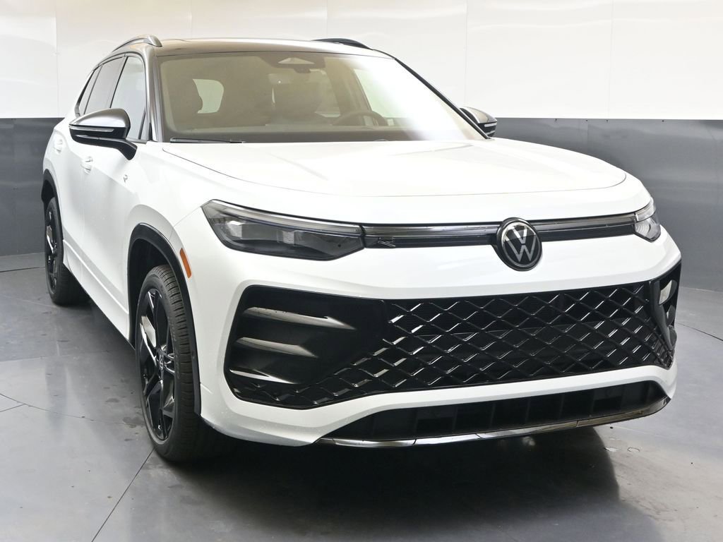 New 2026 Volkswagen Tiguan SE R-Line image 8