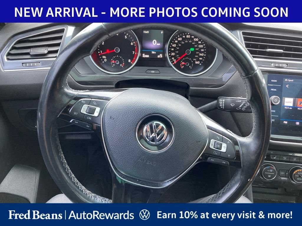 Used 2018 Volkswagen Tiguan SE w/ Panoramic Sunroof Package AWD/4WD image 12
